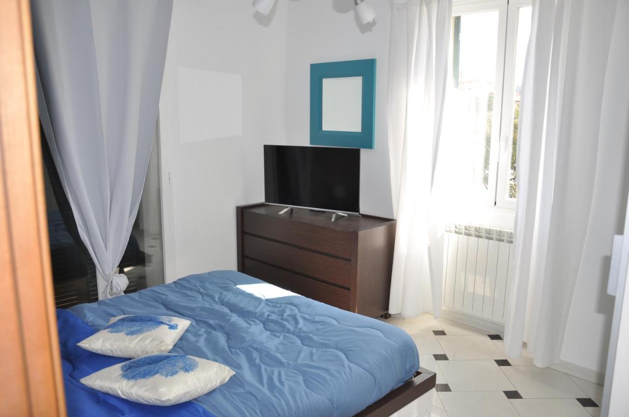 Appartamento Villa Rita A 100 M Dal Mare! Vallecrosia Buitenkant foto