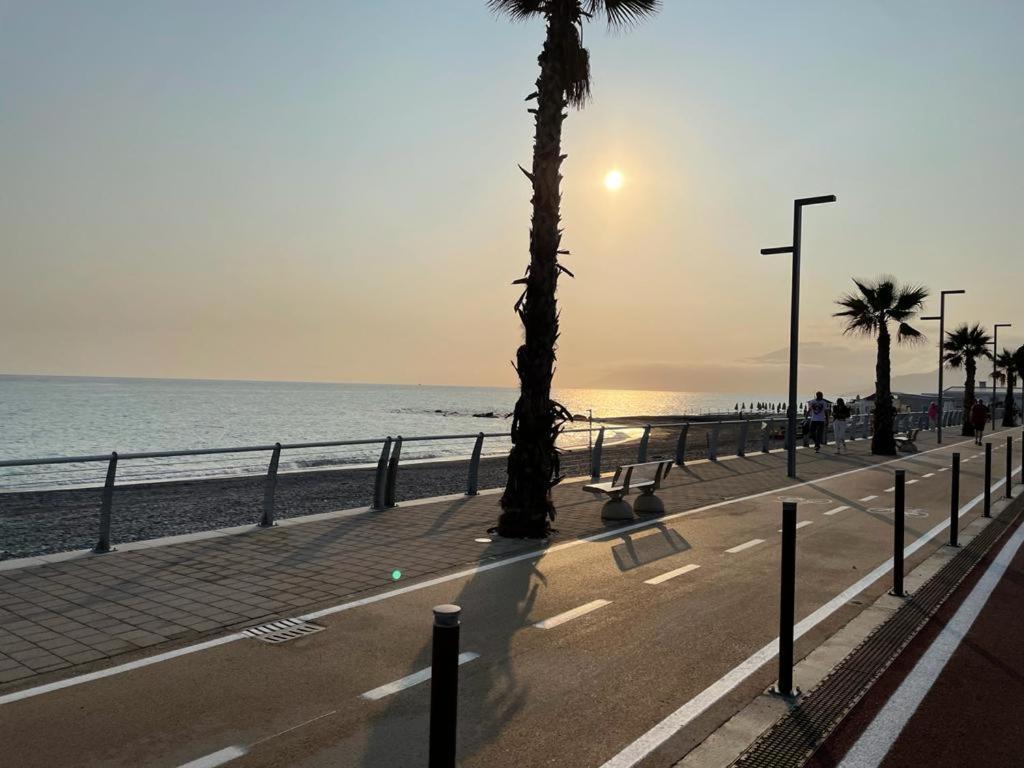 Appartamento Villa Rita A 100 M Dal Mare! Vallecrosia Buitenkant foto