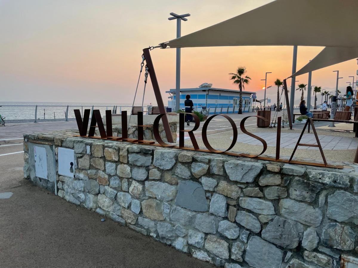 Appartamento Villa Rita A 100 M Dal Mare! Vallecrosia Buitenkant foto