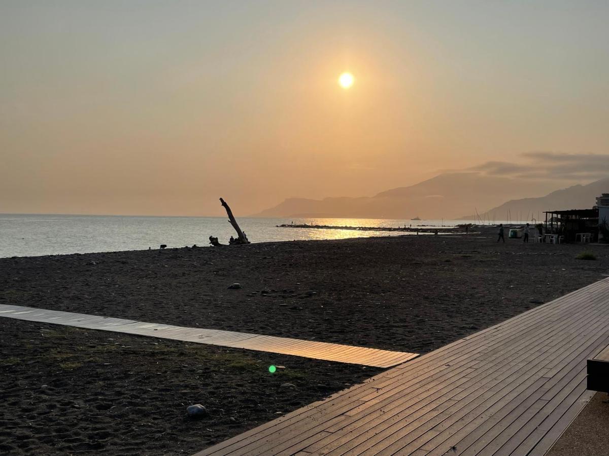 Appartamento Villa Rita A 100 M Dal Mare! Vallecrosia Buitenkant foto